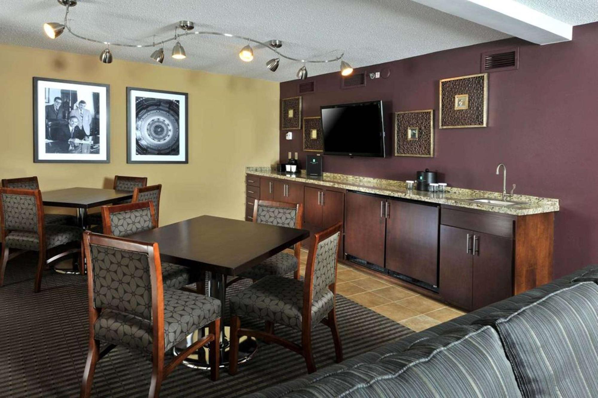 Embassy Suites Des Moines Downtown Dış mekan fotoğraf