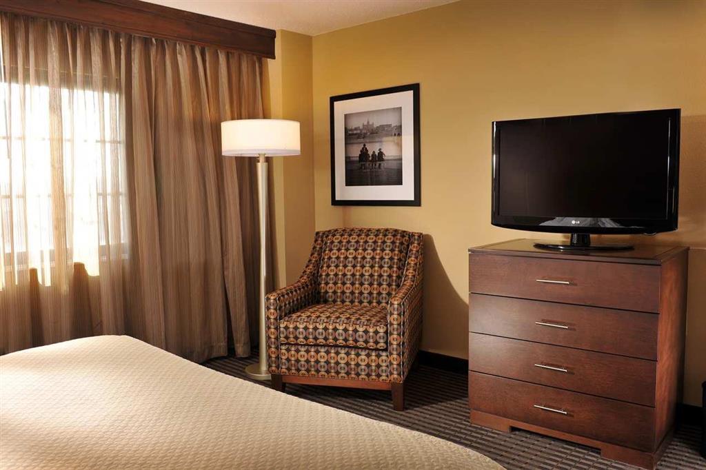 Embassy Suites Des Moines Downtown Oda fotoğraf